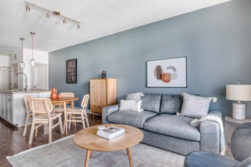 Mission Valley 2br w wd gym Pool nr shops SAN-4 in San Diego, USA