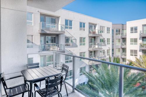 Mission Valley 2br w wd gym Pool nr shops SAN-4 in San Diego, USA