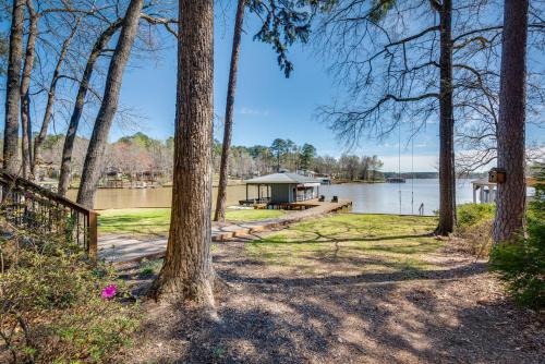 Quiet Lakefront Eatonton House with Boat Dock!