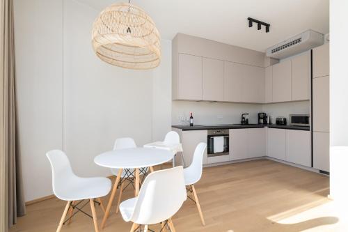 4bdr Modern and Stylish Apartment near Kadriorg with Free Parking, Tallinn (photo 7)