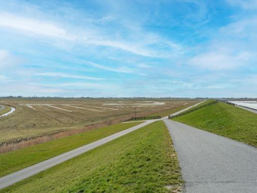 Amazing holiday home in Lauwersoog with sauna