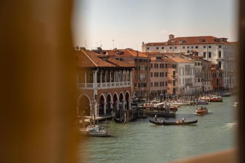 The Venice Venice Hotel - image 11