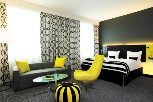 room detail thumbnail 1