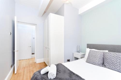 Oxford Street Central Apartments - image 12