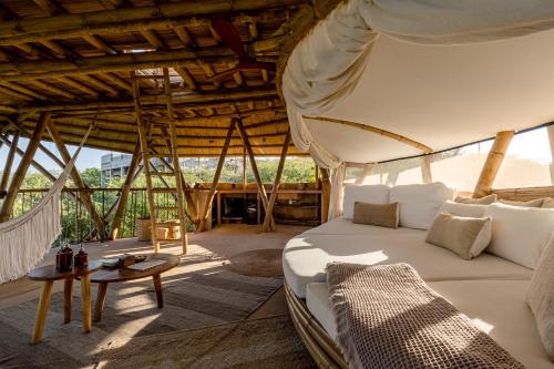 Bamboo Tree House romantic & luxury retreat