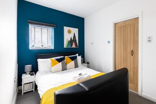 غرفة الضيوف, Judah Suites by Koya Homes in Cardiff International Airport and Nearby