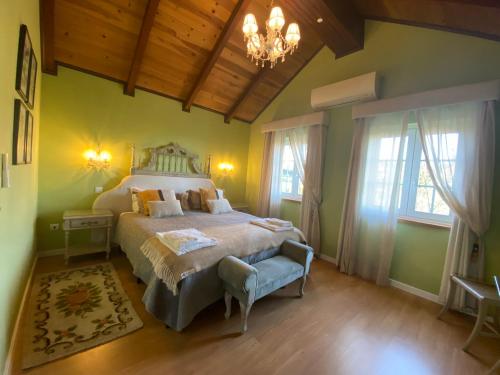 2 bedrooms, 3 beds