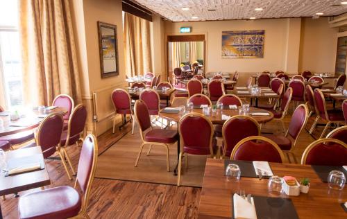 Palm Court Hotel - image 3