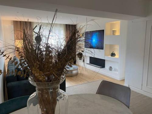 Gorgeous 1-bedroom apartment 80 sqmeters