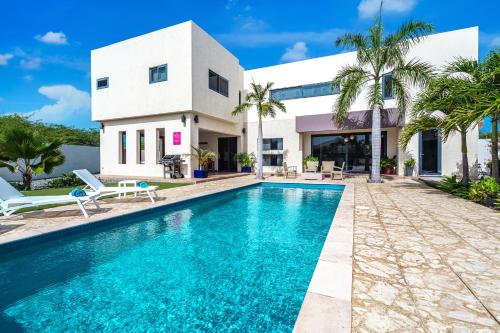 Spectacular designer villa 5 star Luxury 6 Bedroom New – khách sạn tại Bubali