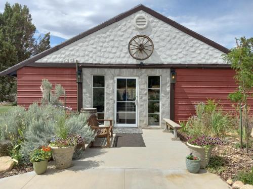 The Joseph Studio at Wind Walker Homestead