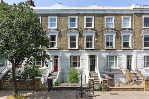 Modern 3-Bedroom Flat Close to Regent's Park