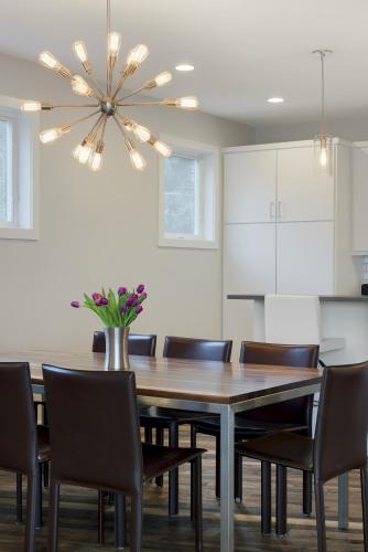 Lakefront Luxury in Mound, USA