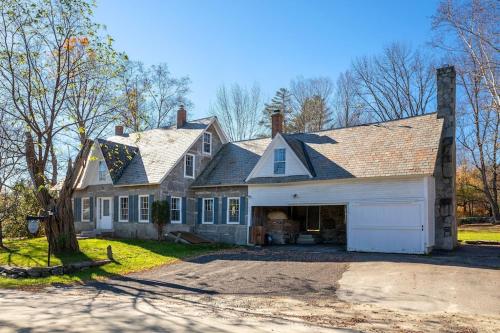 Beautiful Historic 4-Season Country Estate in Okemo Valley