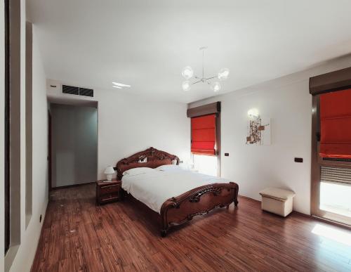 Rino's Apartment, Тирана (фото 6)