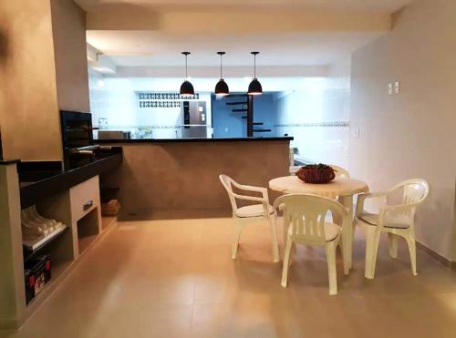 bucătărie, Casa com piscina e churrasqueira em Buzios RJ in Praia Baia Formosa