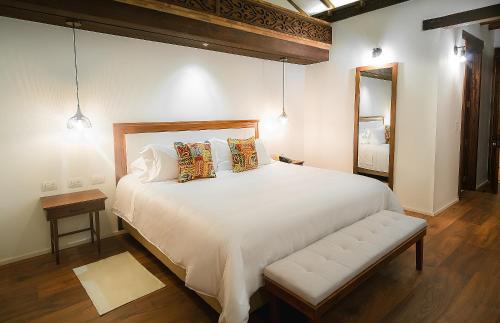438437523 Hotel Casa Alcestre