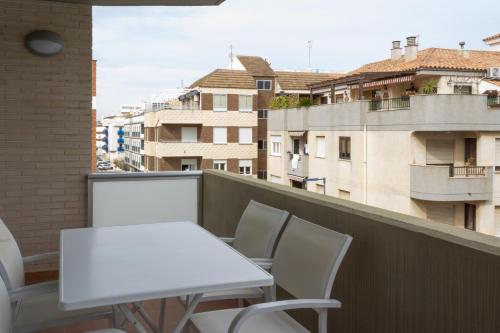 One-Bedroom Apartment image 5