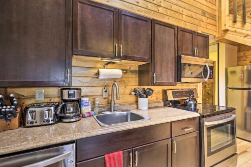 Cozy Granby Mtn Condo with Resort Amenities! - image 6