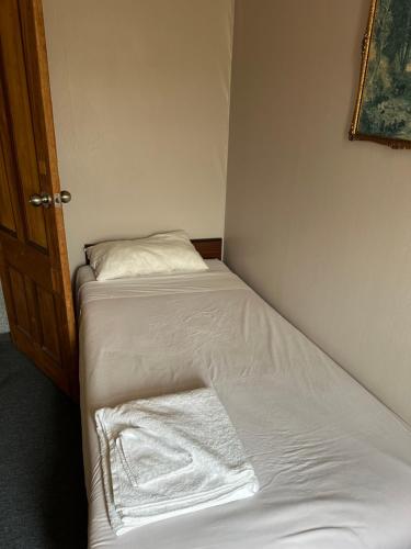 Bed, Club Hotel Pahiatua in Fitzherbert
