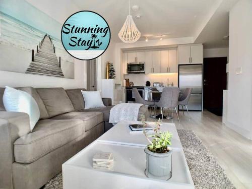 Stunning Stayz At Friday Harbour Beach Marina Resort Lake Simcoe Innisfil - Apartment