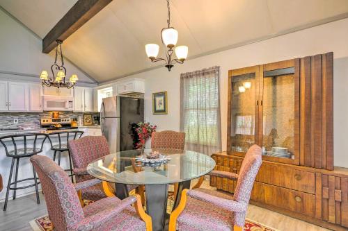 Beautiful Home with Mountain-View Deck and Smart TV in Warm Springs, USA