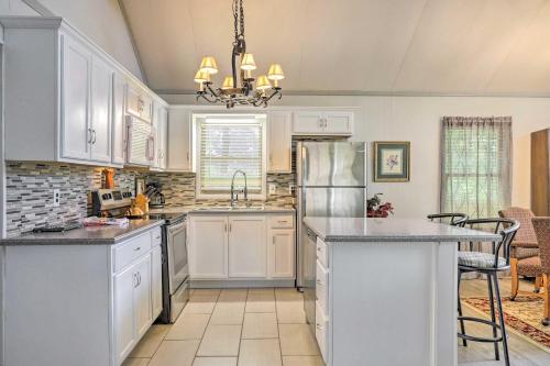 Home with Mtn View Deck and Clubhouse Access! - image 12