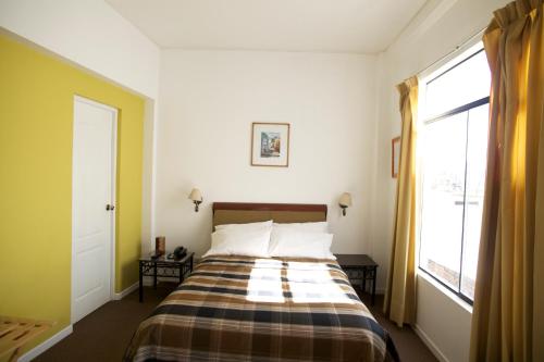Double Room image 6