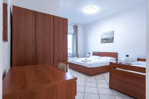 Wayco Rooms Room Type - Triple Room with Private Bathroom