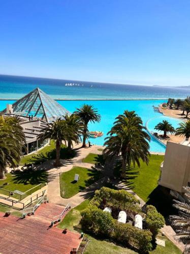 San Alfonso del Mar, Edificio El Faro, Algarrobo.