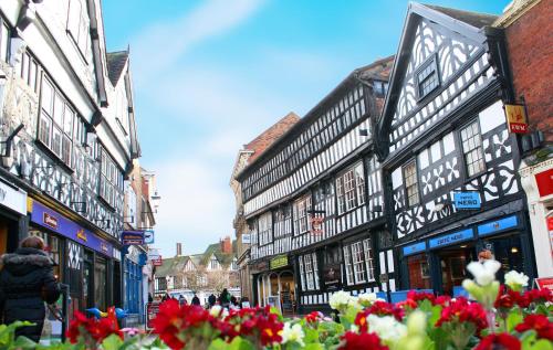 Crown Hotel - Accommodation - Nantwich