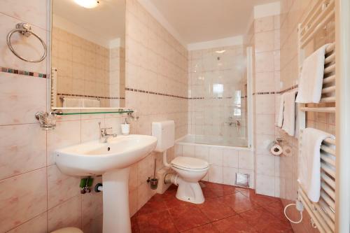 Apartments and rooms by the sea Trogir - 16844 - image 11