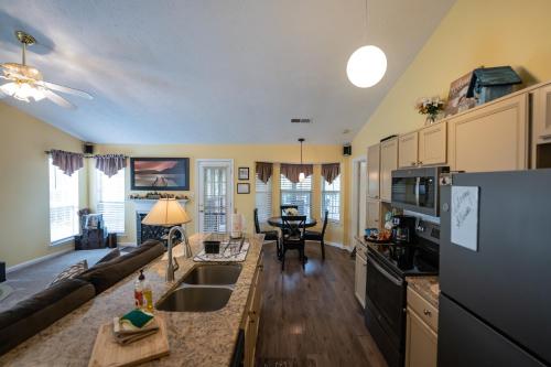 Mountain View GetAway in Stone Mountain, USA