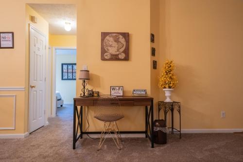 Mountain View GetAway - image 6