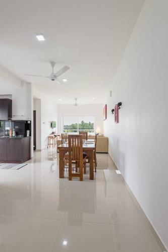 3BD/2BTH Apartment in Battaramulla