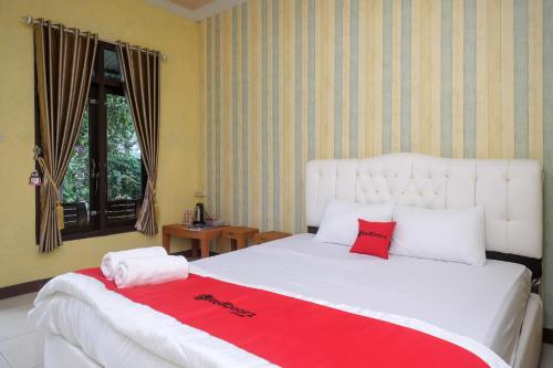 RedDoorz Syariah near Gardu Pandang Dieng, Wonosobo