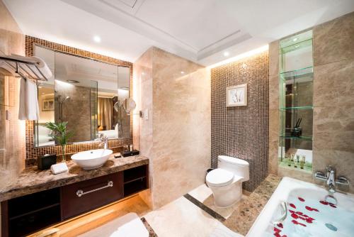 room detail thumbnail 2