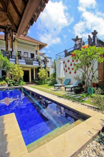 House near Seminyak 6BR promo