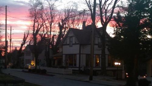 5 Ojo Inn Bed and Breakfast 5 Ojo Inn Bed and Breakfast