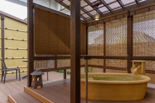 ホテル京都エミナースManyonoyuHotelKyotoEminence in Nishikyo