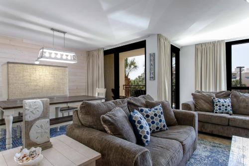 Facilities, Endless Summer at The Enclave 204B Heart of Destin Location near Captain Dave's On The Gulf