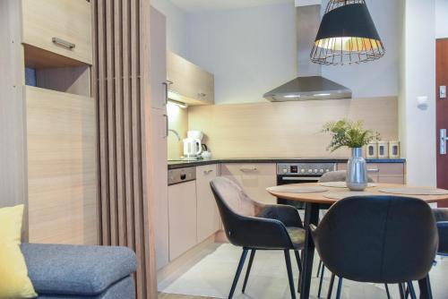 Apartment with Partial Sea View and Free Parking Place image 9