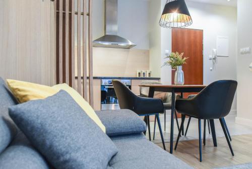 Apartment with Partial Sea View and Free Parking Place image 2