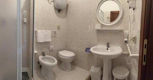Hotel Mom Assisi - image 13