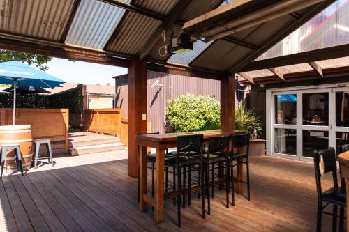 ทัศนียภาพภายนอกโรงแรม, Family Hotel in แบทเธอสท์