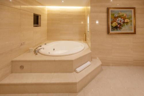 Baño, Air China Boyue Beijing Hotel in Área Comercial de Lufthansa