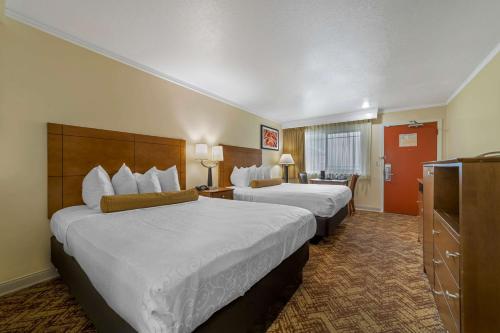 Best Western Plus Northwoods Inn image 11