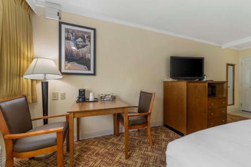 Best Western Plus Northwoods Inn image 18