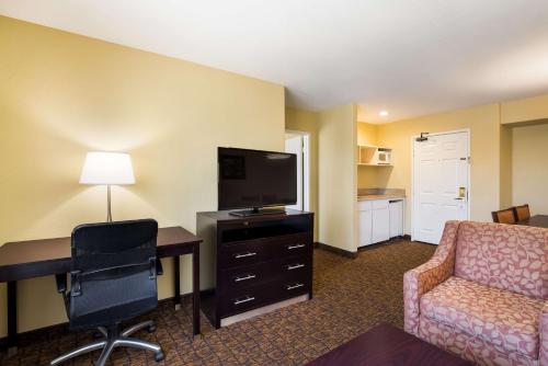 Best Western Escondido Hotel