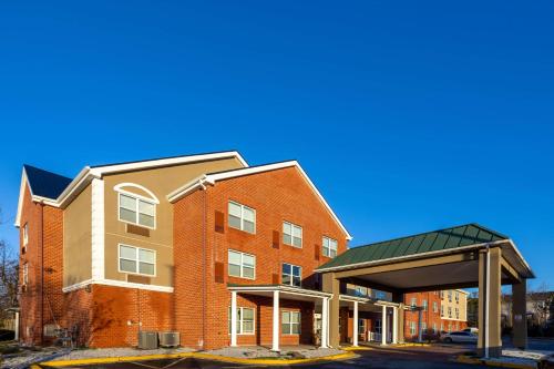 Wingate by Wyndham Waldorf - Washington DC Area